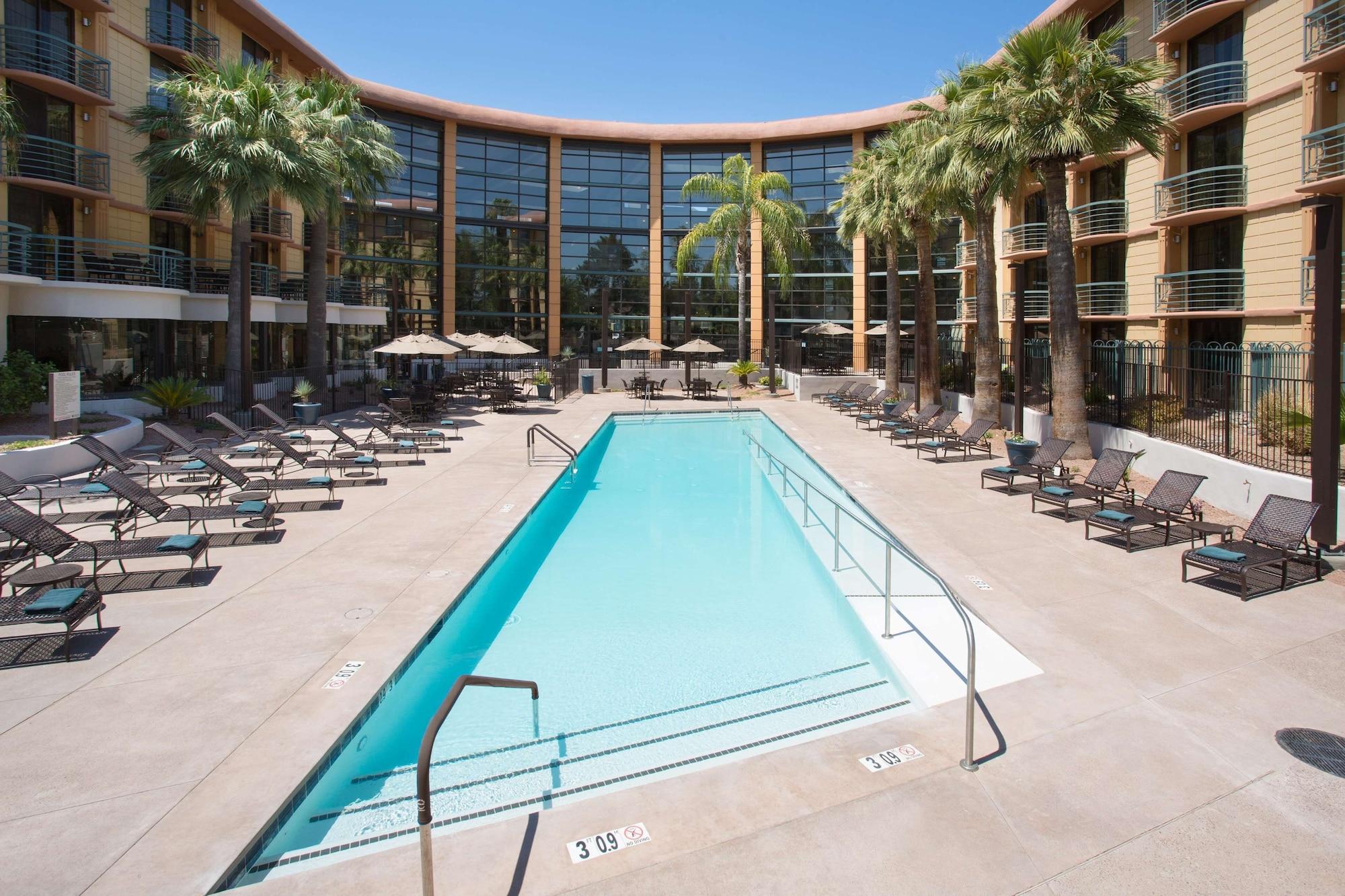 Embassy Suites By Hilton Phoenix Biltmore Ngoại thất bức ảnh