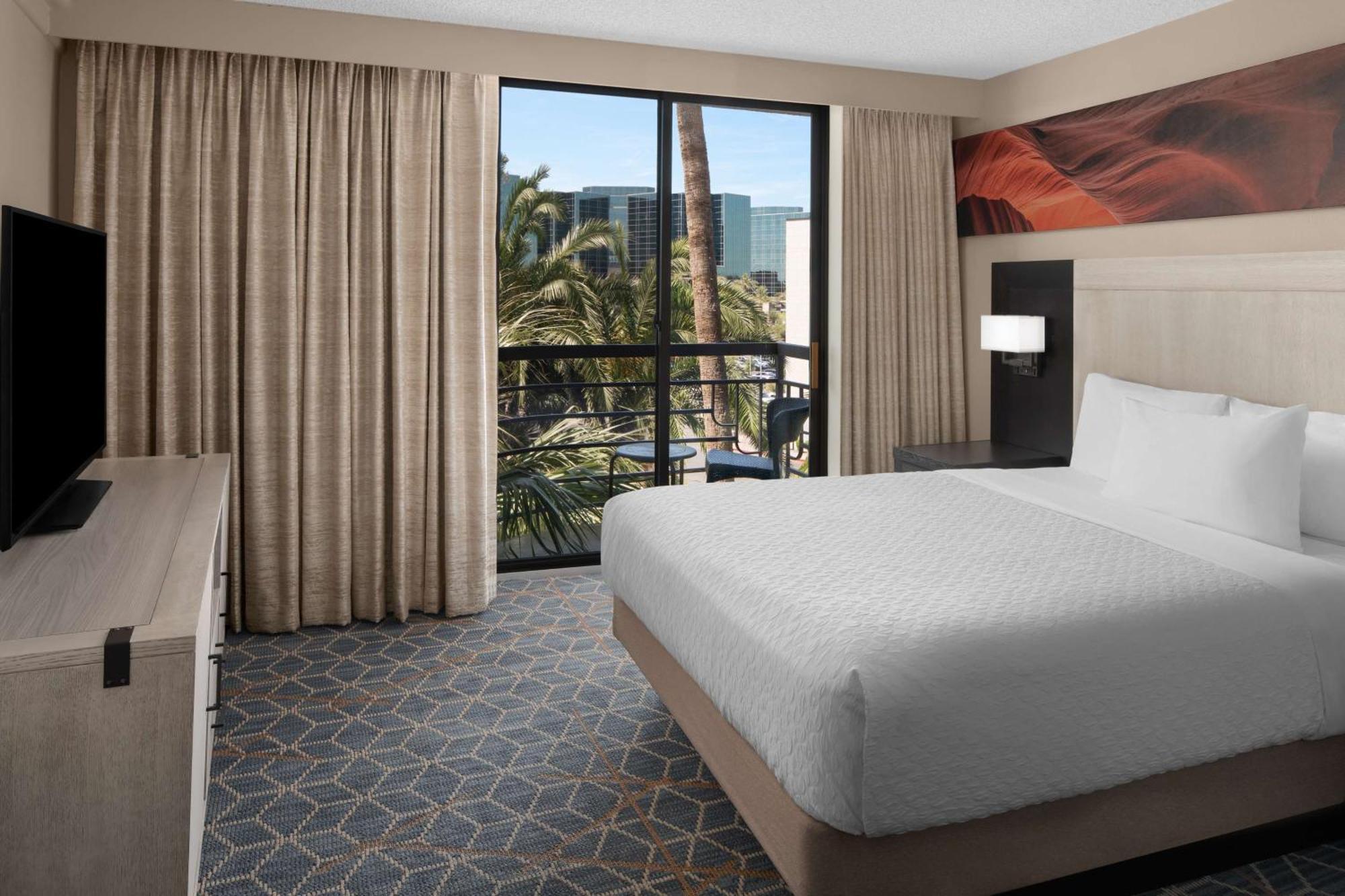 Embassy Suites By Hilton Phoenix Biltmore Ngoại thất bức ảnh